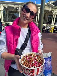 Can somebody from Orlando send me a screenshot of their most trusted  accurately close weather app? We are 10 days away, & I'm so curious as to  see if it's going to