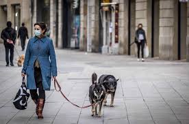 Das bedeutet, dass das eigene haus oder die eigene wohnung nicht mehr verlassen werden darf. In Spanien Nehmen Verstosse Gegen Die Ausgangssperre Zu