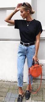 Sommer Outfits Schwarzes Hemd Und Blaue Jeans Black Blue Jeans Outfits Chic Summer Outfits Summer Work Outfits Tshirt Outfits