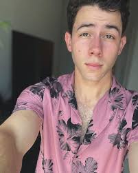 Nick Jonas shaved 😳 better with or without the beard??