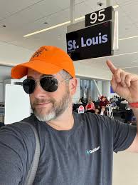 Come pop out with me St Louis @juiceejbyerikaj this Sunday Jan 11 from 2pm  to 4pm at 215 north Main st , St Charles See you there!!