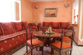 Peindre Votre Salon Marocain Avec Tadelakt Salon Marocain Deco Salon Marocain Amenagement Interieur Maison