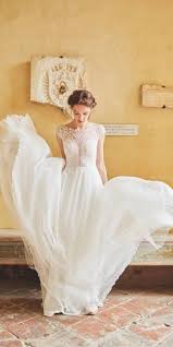 Exklusive Brautkleider Und Brautmode In Frankfurt Wiesbaden Und Mainz Finde Mit Brautpunkt Dein Traumkleid Brautpunkt Braut Brautmode Und Brautkleid