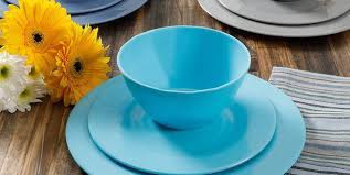 It provides service for four people and includes four dinner plates, four salad plates, four bowls and four mugs. 8 Best Outdoor Tableware Of 2021 Unbreakable Melamine Dinner Plates