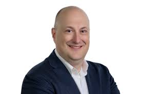 Derek Weil's Instagram, Twitter & Facebook