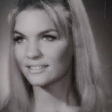 Mike Hansbrough's Instagram, Twitter & Facebook