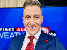 Kari Comstock's Instagram, Twitter & Facebook