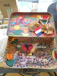 Reisekoffer Amsterdam Selbstgemacht Hollandische Blumen Clocks Das Typische Fahrrad Diy Als Geschenk Reisegutschein Basteln Geschenke Reisegutschein