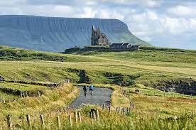 Classiebawn Castle Benbulben Mountain Ireland Castles In Ireland Sligo Architecture Ireland