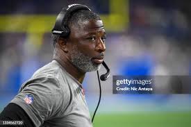 871 Aaron Glen Photos & High Res Pictures