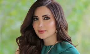 تتعرض الممثلة نسرين طافش بين الحين والآخر لانتقادات لاذعة من زملائها الفنانين بشكل علني. Ù†Ø³Ø±ÙŠÙ† Ø·Ø§ÙØ´ ÙˆØ²ÙˆØ¬Ù‡Ø§ Ø³ÙˆØ§Ø­ Ù…ÙŠØ¯ÙŠØ§