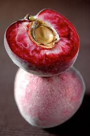The Deep Colors Of Summer Ripe Peaches Peche De Vigne Fruits Et Legumes Desserts Aux Fruits Frais