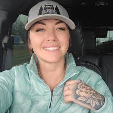 Amber Gorham's Instagram, Twitter & Facebook