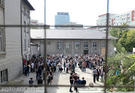 24 ianuarie, ziua unirii principatelor romane, este zi libera, potrivit codului muncii, si multa lume spera ca vineri, 25 ianaurie 2019, sa fie declarata zi potrivit unor surse guvernamentale, decizia executivului de a nu stabili ziua de 25 ianuarie ca zi libera tine si de faptul ca bugetarii au avut, de. Elevii Merg La ÈcoalÄ Vineri 25 Ianuarie Doar Joi Este Zi LiberÄ Update Sparknews Ro