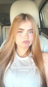 Miles Pero A Ella Le Encanta Nicolás