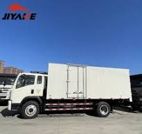 Sinotruk HOWO 4X2 Cargo Truck Refrigerated Truck Box Truck for Sale
