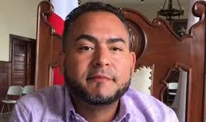 Presidente del ayuntamiento felicita profesores en su día