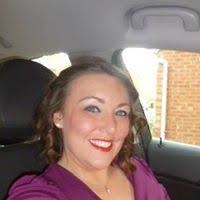 Kerry Everett (kerrylogue83)