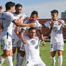 Qué equipos nunca descendieron en sudamérica la amenazante bandera de los hinchas de colo colo en el banderazo. Union Espanola 1 2 Colo Colo Resultado Goles Video Y Resumen Fecha 23 Campeonato Nacional 2020 Dale Albo