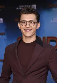 Tobey maguire's spanish voice actor reveals actor will be in no way home. Meet Spider Man No Way Home S Official Cast Popsugar Entertainment