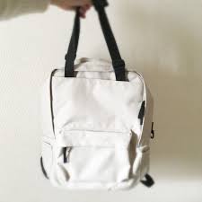 無印良品 のキッズ用リュックがママバッグにおすすめな３つの理由 リュック ママバッグ レザーバックパック