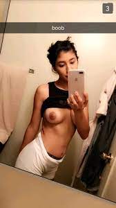 Snapchat Nude Selfies Of 18yo Delhi Teen Girl | Indian Nude Girls