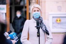 Agentia kriss consult, autorizata de ministerul muncii pentru plasarea fortei de munca in strainatate conform legislatiei europene croitorese, vorbitoare de limba germana. Raluca Turcan In Romania ExistÄƒ Pensionari Care CastigÄƒ 78 634 De Lei Pe LunÄƒ Din Cauza Criteriilor Favorizante Din Legile FÄƒcute De Psd In Parlament