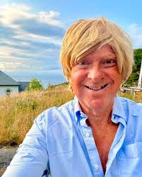 Lovely to meet the Speaker of the House of Commons and introduce him to Lindsay  Bear who kept me company at #CBBUK❗️