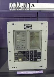 Die deutsche und englische tastatur unterscheiden sich auf den ersten blick kaum. Apollo Guidance Computer Display And Keyboard Interface Dsky X37 81a Computer History Museum