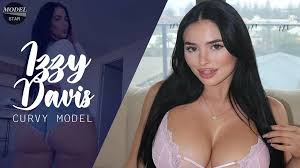 Izzy Davis: Curvy Model & Instagram Star | Bio & Info