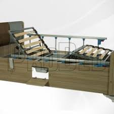 Mevcut ayaklı askı hem yer kapladığı hemde fazla bir şeyler asıldığında devrilme eğilimi gösterdiğinden kendisini başka bir odaya aldım. Hasta Karyolasi Icin 370 Fikir 2021 House Karyola Yatak