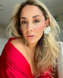 ʟᴏᴠᴇ ʏᴏᴜʀ ɪᴍᴘᴇʀꜰᴇᴄᴛɪᴏɴꜱ. ᴛʜᴇʏ'ʀᴇ ᴡʜᴀᴛ ᴍᴀᴋᴇꜱ ʏᴏᴜ ᴜɴɪQᴜᴇ. ʙᴇ ʏᴏᴜ!• 💖✨⭐️  PRODUCTS USED: ✨ @rarebeauty Liquid Touch Fond de Teint/ 210N ✨ @rarebeauty  Liquid Touch Correcteur Eclat/ 150C ✨ @rarebeauty Stay