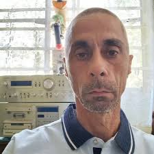 🧏🏽‍♂️I scratched my chest putting