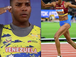 Los deportistas que abanderan a sus países en la ceremonia de inauguración  de los Juegos Olímpicos