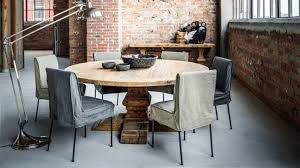 Voici une grande table à dîner moderne de salle à manger, qui propose un look original, pour un résultat. Large Round Farm House Wood Table Country Table Vintage Old Pine Wood Reclaimed Pine Wood