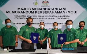 Majlis jamuan aidilfitri kementerian sumber manusia 2018 telah diadakan di ruang legar tingkat 1, blok d3, putrajaya. Bernama 839 Individu Dapat Kerja Dalam Karnival Penjanakerjaya Terengganu