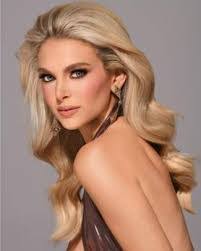 Brenna Knight's Instagram, Twitter & Facebook