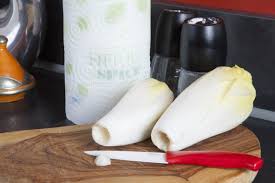 L'amertume fait l'impopularité de l'endive, pourtant il existe des astuces pour l'atténuer, voire la supprimer. Comment Enlever L Amertume Des Endives Endives Endives Cuites Aide Culinaire