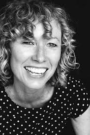 THE CBD BOOK: The Essential Guide to CBD Oil: Amazon.co.uk: Biles, Mary:  9780099543763: Books