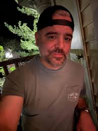 Hello I'm 35 live hour south of st louis