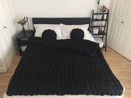 You dont have to be afraid of going dark with your decor and interior design. Black Chunky Knit Blanket Christmas Wool Throw Chunky Etsy Decke Stricken Schwere Wolldecke Gestrickte Babydecken