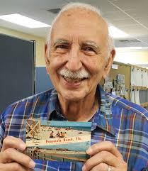 At 88, he brings enthusiasm to his job at Publix