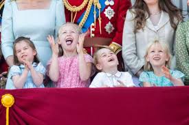 Les enfants de la reine d'angleterre. Quand Le Prince George Vole La Vedette A La Reine D Angleterre
