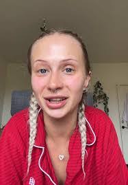 Amanda Hennessy's Instagram, Twitter & Facebook