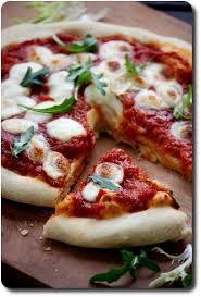 Pizza Margherita Et Pate A Pizza Faite Maison Plus Quelques Astuces Pour Reussir Pizza Fait Maison Recettes De Cuisine Recette