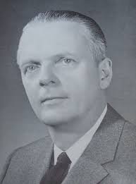 Connecting the Windy City: December 23, 1894 -- John Root's Grave Marker in  Graceland