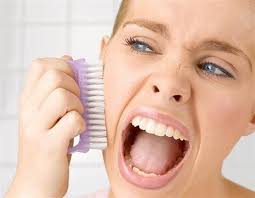 Rửa mặt sai cách biến bạn thành bà già, da lão hóa nhanh hơn