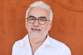Pascal praud est une figure emblématique de la télévision française. Pascal Praud Pere De 4 Filles Decouvrez Sa Famille Cachee