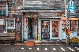 | if kyoto was the city of the courtly nobility and tokyo the city of the samurai, then osaka (å¤§é˜ª). Nakazakicho Eine Unkonventionelle Nachbarschaft In Osaka