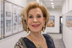 Glenda Renner's Instagram, Twitter & Facebook